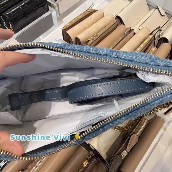 NWT Coach Caitlin Shoulder Bag With Quilting CDZ89 Gold/Indigo - Picture 2 of 8